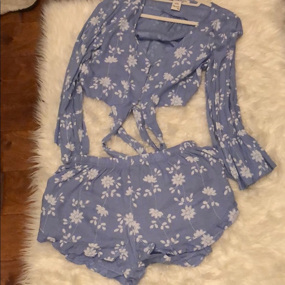 Floral blue shorts - Picture 2 of 2